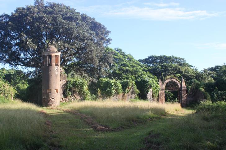 Cafetal Angerona. Watch tower and entrance to barracks. 